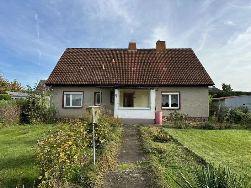 Einfamilienhaus mit Potential & Ausbaureserve in Müritznähe (ca. 500 m), Mecklenburgische Seenplatte Kreis – Bild 3