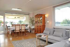 Familien aufgepasst: Wunderschöne 4. Zi.-Wohnung mit Sonnenbalkon und Lift – Düsseldorf – Vorschaubild 1