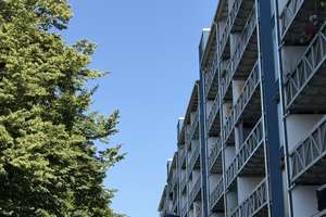 Großzügige 2-Zimmer-Wohnung mit XXL-Loggia, Aufzug und viel Potenzial in zentraler Lage von Offenbac