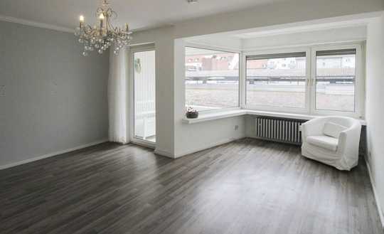 Attraktive Kapitalanlage oder Eigenheim – 3-Zimmer-Wohnung mit Loggia und moderner Einbauküche