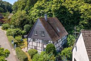 Historisches Fachwerkjuwel mit Loftcharakter, Entwicklungspotenzial und einzigartigem Wohnambiente – Die vollständige Adresse der Immobilie erhältst du vom Anbieter., 45481 Saarn, Mülheim an der Ruhr – Vorschaubild 1