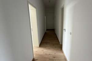 Etagenwohnung 3 Zimmer direkt am Ring / Kurpflazbrücke