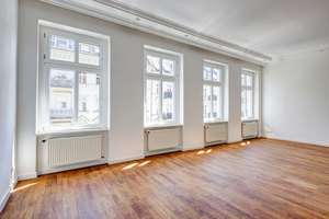 4 Zimmer Wohnung mitten in Kreuzberg in der Nähe vom Landwehrkanal und Park – Die vollständige Adresse der Immobilie erhältst du vom Anbieter., 10999 Kreuzberg, Berlin – Vorschaubild 1