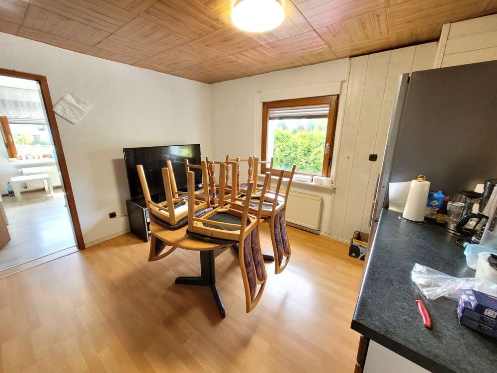 Immobilie in Netphen - Platz für die ganze Familie mit 2 Wohneinheiten auf über 200qm Wohnfläche  in Netphen! - Bild 15