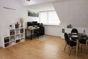 Helle, ruhige 2 Zimmer Dachgeschosswohnung Duisburg Buchholz – Die vollständige Adresse der Immobilie erhältst du vom Anbieter., 47249 Buchholz, Duisburg – Vorschaubild 2