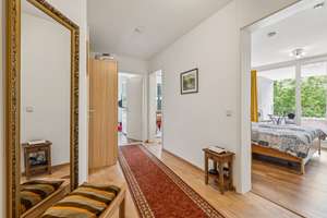 Lichtdurchflutete 2-Zimmer-Wohnung mit großer Süd-Loggia, Aufzug und Tiefgaragenstellplatz – Die vollständige Adresse der Immobilie erhältst du vom Anbieter., 12559 Köpenick, Berlin – Vorschaubild 4