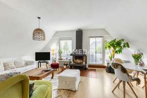 Bezugsfrei ab Oktober : 2-Zimmer-Dachgeschosswohnung mit Südwest-Balkon und TG-Stellplatz
