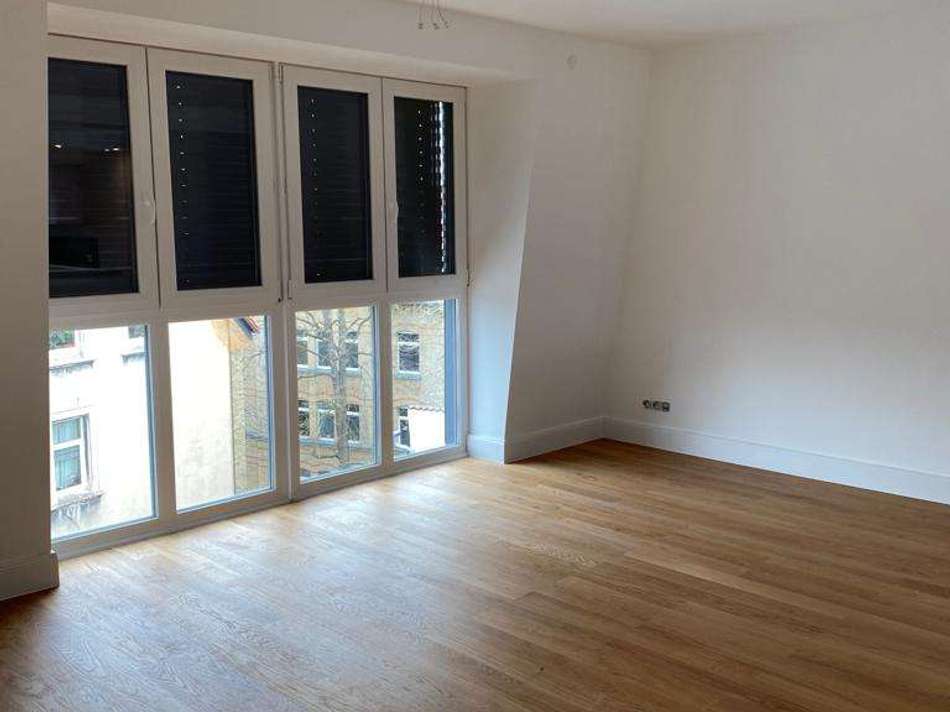 Bodentiefe Elemente mit Versch