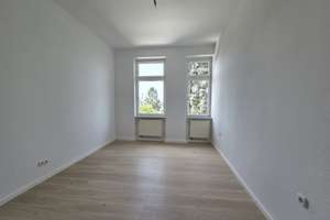 Sonnige, renovierte Altbauwohnung mit EBK, Wintergarten, Bessungen