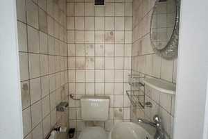 Attraktive 4-Zimmerwohnung mit Balkon in zentraler,ruhiger Lage! WG geeignet! – Klosterstr. XX, 40211 Düsseldorf – Vorschaubild 3