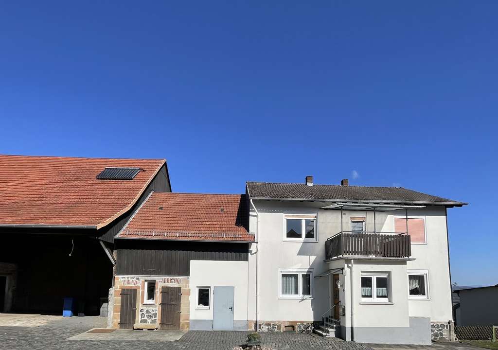 Immobilie in Brachttal - Gepflegte Hofreite mit Baupotenzial und schönem Fernblick. - Bild 2