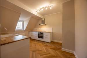 Exklusive Dachgeschosswohnung mit großer Terrasse nahe dem Rheinauhafen (Erstbezug nach Sanierung)