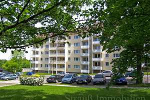 Balkon...Laminat...Bad mit Fenster... – Lortzingstraße 17, 9119 Kapellenberg, Chemnitz – Vorschaubild 1