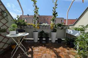 [Short-term] Möblierte 3-Zimmer Wohnung mit Terrasse am Königsplatz – Zeuggasse 5, 86150 Innenstadt. Sankt Ulrich-Dom, Augsburg – Vorschaubild 2