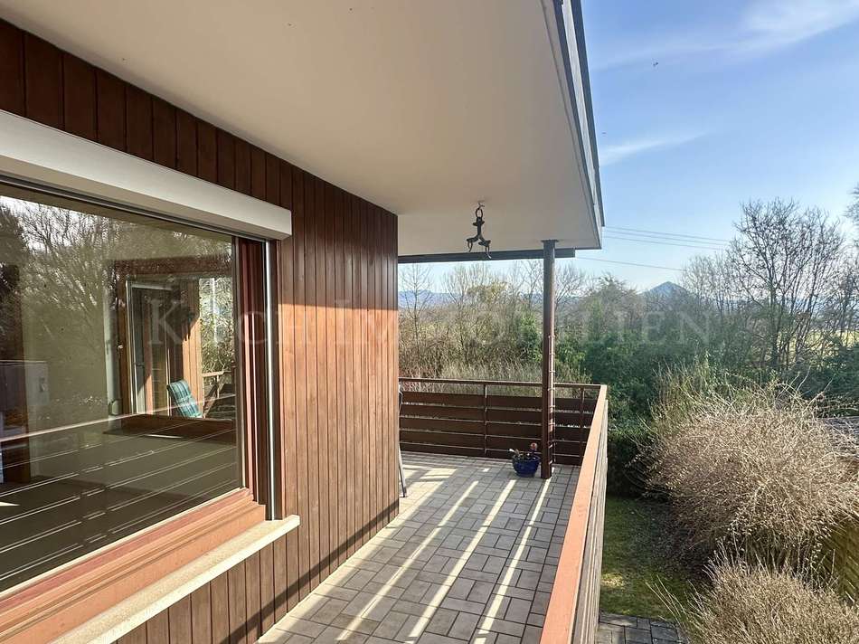 Umlaufende überdachte Terrasse