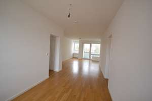 Großhadern - kernsanierte 4 Zimmer Wohnung mit Balkon