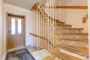 Großes, direkt beziehbares Reihenhaus mit 7 Zimmern, 3 Tageslichtbädern, Balkon, Terrasse & Garten – Die vollständige Adresse der Immobilie erhältst du vom Anbieter., 65462 Ginsheim-Gustavsburg – Vorschaubild 8