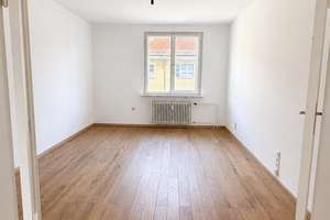 Helle und Bezugsfreie 3-Zimmer-Eigentumswohnung mit Balkon – Kamminer Str. -, 10589 Charlottenburg, Berlin – Vorschaubild 4