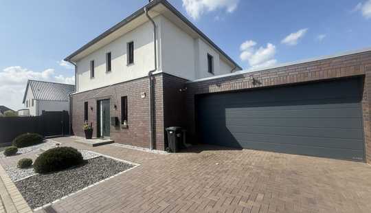 Bild von Exklusives Einfamilienhaus mit 5 Zimmern, moderner Küche, Solar, Kamin u.v.m.