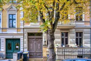 PROVISIONSFREI: KLASSISCH SCHÖNE ALTBAUWOHNUNG IM BELIEBTEN FRIEDRICHSHAGEN