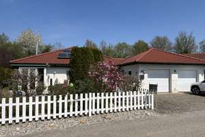 HIER KÖNNEN SIE IHREN NEUEN LEBENSABSCHNITT GENIESSEN: GEMÜTLICHER BUNGALOW IN RUHIGER LAGE! – Die vollständige Adresse der Immobilie erhältst du vom Anbieter., 94072 Bad Füssing – Vorschaubild 2