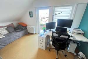 Stuttgart-Möhringen: Charmante 3-Zimmer DG Wohnung mit Balkon – Die vollständige Adresse der Immobilie erhältst du vom Anbieter., 70567 Möhringen-Süd, Stuttgart – Vorschaubild 4