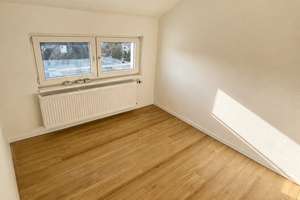 Modernisierte  2-Zimmer-Wohnung mit separater Küche – Trierer Straße 184, 52078 Forst, Aachen – Vorschaubild 3