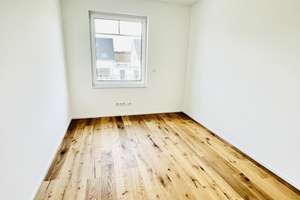 °°KFW 55 JETZT SICHERN Moderner Klassizismus BEZUGSFERTIG°° INKL. GARAGE °° Wärmepumpe °° – Kanalstraße 1b, 41363 Jüchen – Vorschaubild 6