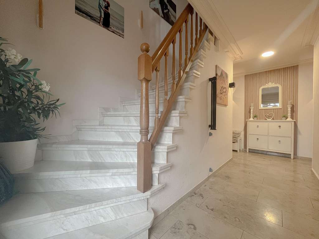 Immobilie in Neuenhaus - Großzügiges Zweifamilienhaus mit Einliegerwohnung, Garten & Garagen – flexibel nutzbar - Bild 4