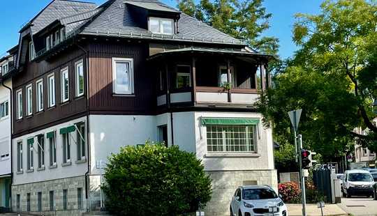 Bild von Zweifamilienhaus mit Gewerbeeinheiten