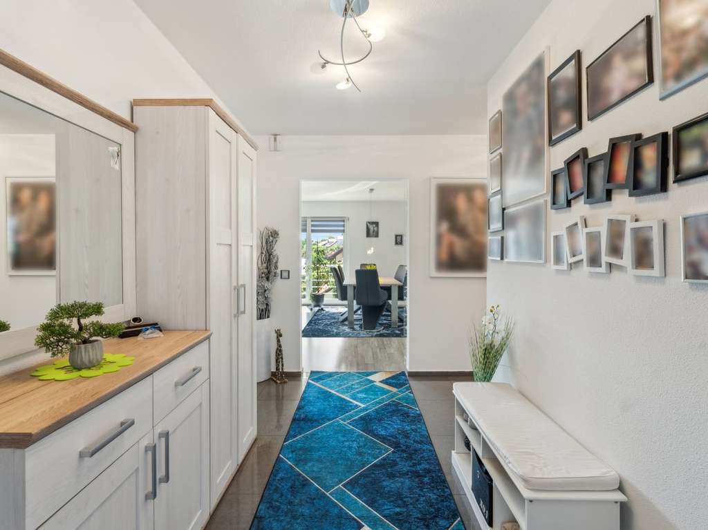 Immobilie in Mietingen - Modernes Einfamilienhaus mit Wintergarten, Wellnessbereich und großem Grundstück in Mietingen - Bild 3