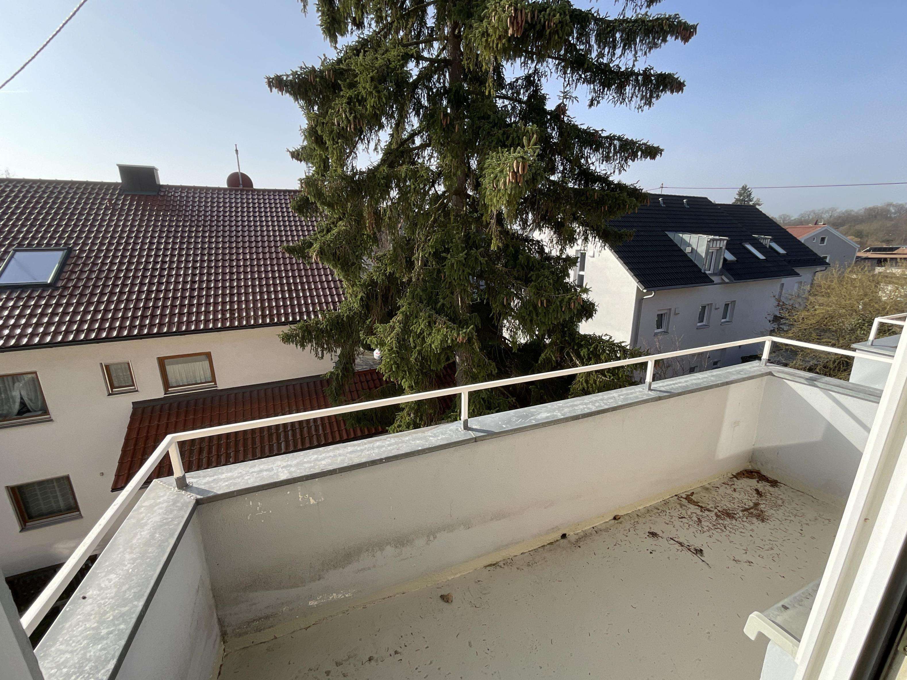 renovierungsbedürftige 3-Zimmer-Wohnung, Augsburg – Bild 2