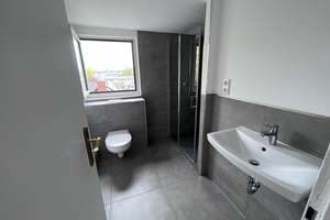 große, sonnige Dachgeschosswohnung mit Balkon – Hagerweg 28, 47798 Stadtmitte, Krefeld – Vorschaubild 3
