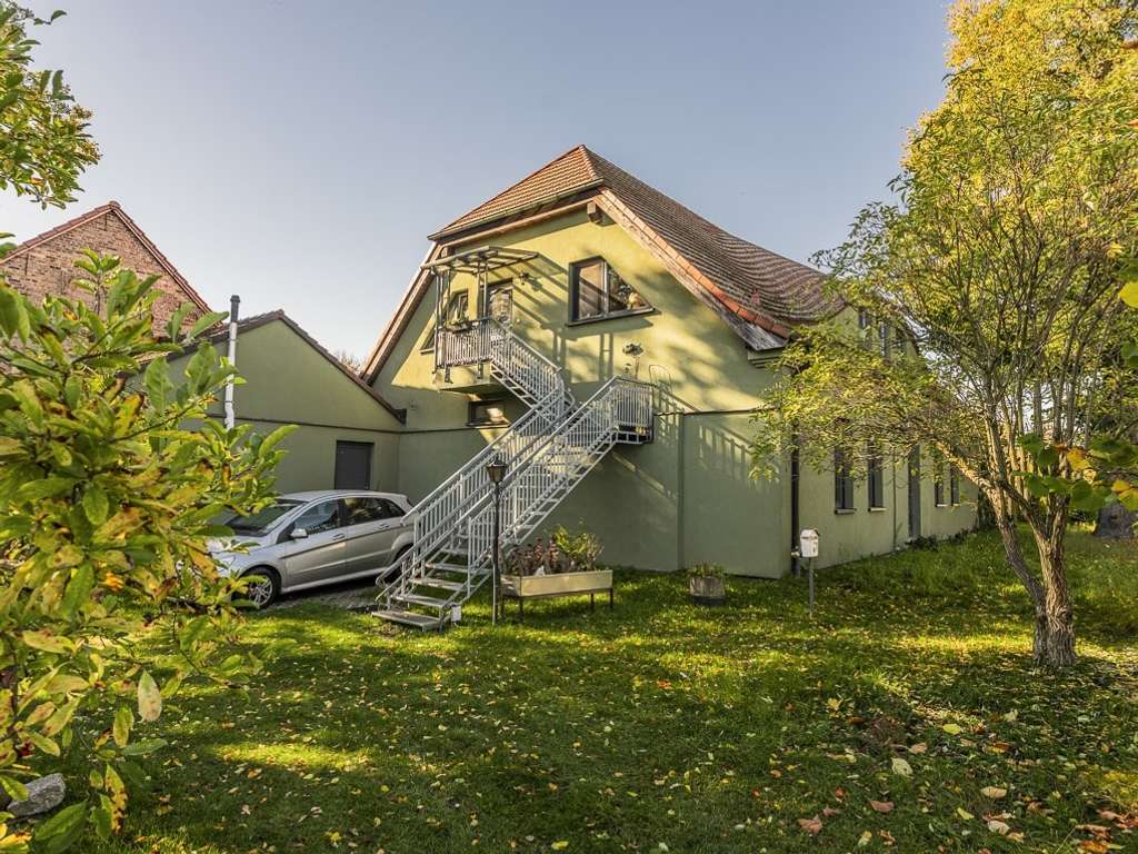 Immobilie in Nauen - *BELLA VITA* Lebensgefühl pur + Kapital durch tlw. Vermietung!
Landhaus mit 2 WE - eine WE bezugsfr - Bild 2