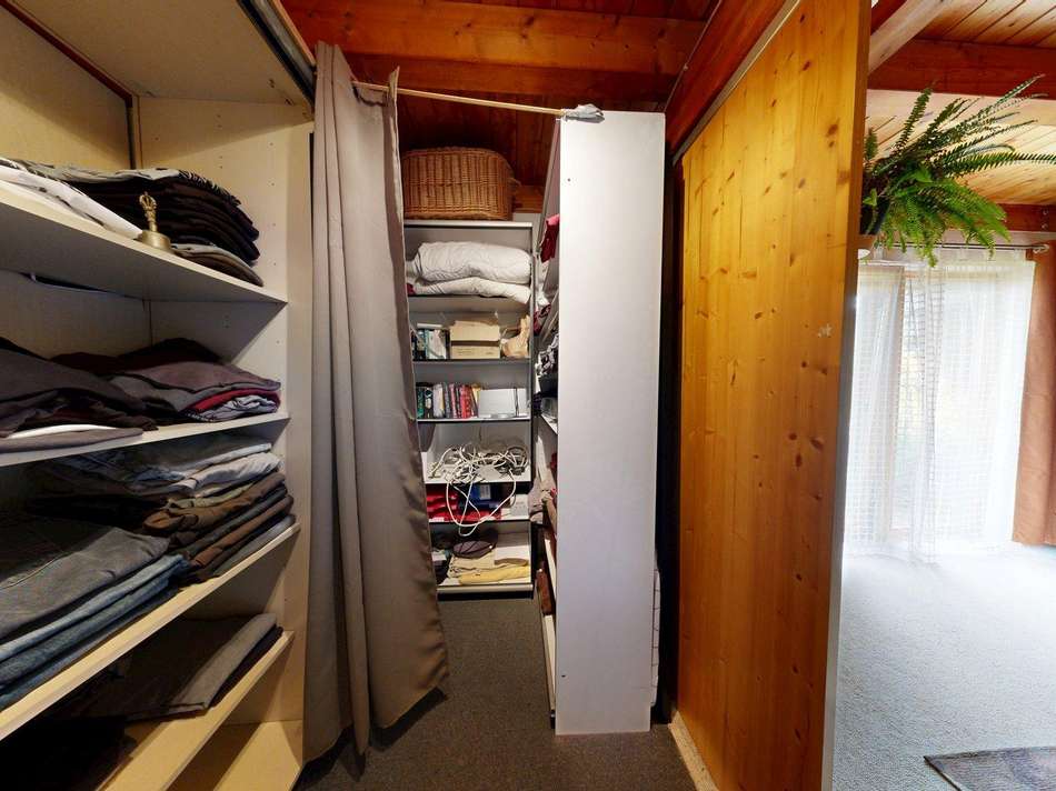 UG begehbarer Kleiderschrank 1
