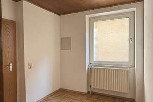 POCHERT IMMOBILIEN - Schöne, große 1-Zimmer-Wohnung in ruhiger City-Lage – Die vollständige Adresse der Immobilie erhältst du vom Anbieter., 67655 Innenstadt Ost, Kaiserslautern – Vorschaubild 3