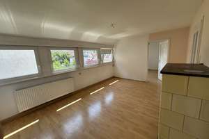 5-Zimmer Dachgeschosswohnung in Stuttgart-Obertürkheim zu vermieten-86qm – Mörgelenstraße 14, 70329 Obertürkheim (Ortsteil), Stuttgart – Vorschaubild 3