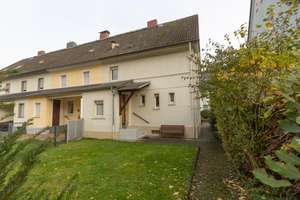 Charmantes Reihenendhaus mit Garten und Garage in Gießen – Die vollständige Adresse der Immobilie erhältst du vom Anbieter., 35394 Gießen-Ost, Gießen – Vorschaubild 1