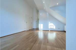 „Ihr Traumzuhause in München: Exklusive 2-Zimmer-Dachgeschosswohnung mit Balkon & Tiefgarage“