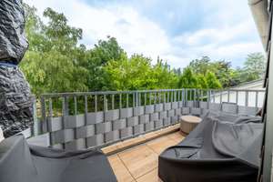 🍀 Zuhause im Glück - helle 3 Zimmer DG Wohnung mit Süd Ost Balkon, Stellplatz und Blick ins Grüne – 12207 Lichterfelde, Berlin – Vorschaubild 3