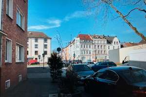 Schöne 3,5 Zimmer Wohnung mit Balkon in ruhiger Lage in Duisburg-Neudorf-Süd – Krautstr. 40, 47057 Neudorf-Süd, Duisburg – Vorschaubild 4