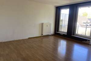 Komfortable 3-Zi Wohnung mit Balkon im Herzen von Neumühl- WBS nötig!!