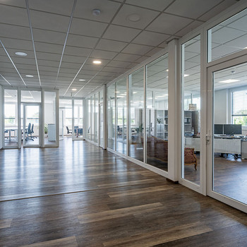 SHERIDAN P15 | Modernes Büro an der B17 - Terrasse - Cafeteria