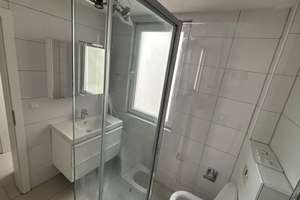 2 Zimmerwohnung in Ruhiger 2.ter Baureihe von Bad-Cannstatt moderne Ausstattung – Die vollständige Adresse der Immobilie erhältst du vom Anbieter., 70372 Veielbrunnen, Stuttgart – Vorschaubild 2