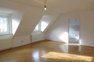 "ENTDECKE DIE MÖGLICHKEITEN !" Interessantes kleines Mehrfamilienhaus auf Erbpachtgrundstück! – Die vollständige Adresse der Immobilie erhältst du vom Anbieter., 60529 Schwanheim, Frankfurt am Main – Vorschaubild 16