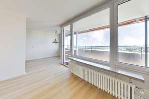 Ihr Zuhause mit Aussicht: 3,5-Zimmerwohnung im 18. OG mit Loggia und großzügigem Lichteinfall – 70599 Asemwald, Stuttgart – Vorschaubild 3