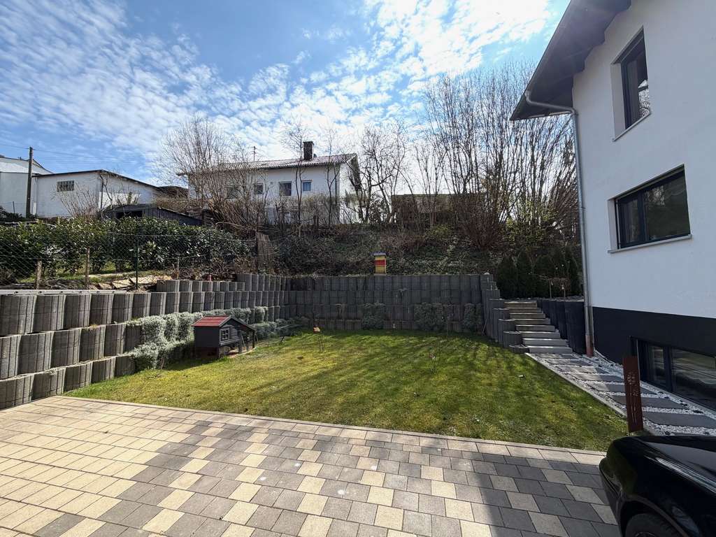 Immobilie in Bibertal - „Modernes Einfamilienhaus mit Einliegerwohnung, Galerie & Doppelgarage in ruhiger Sackgassenlage“ - Bild 3