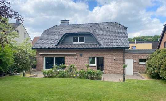Erstklassig Wohnen! Freistehendes 1-2 Familienhaus in bevorzugter Lage