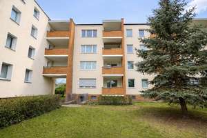 Wohnen nahe Ortskern & U-Bahn – freie Wohnung mit Balkon