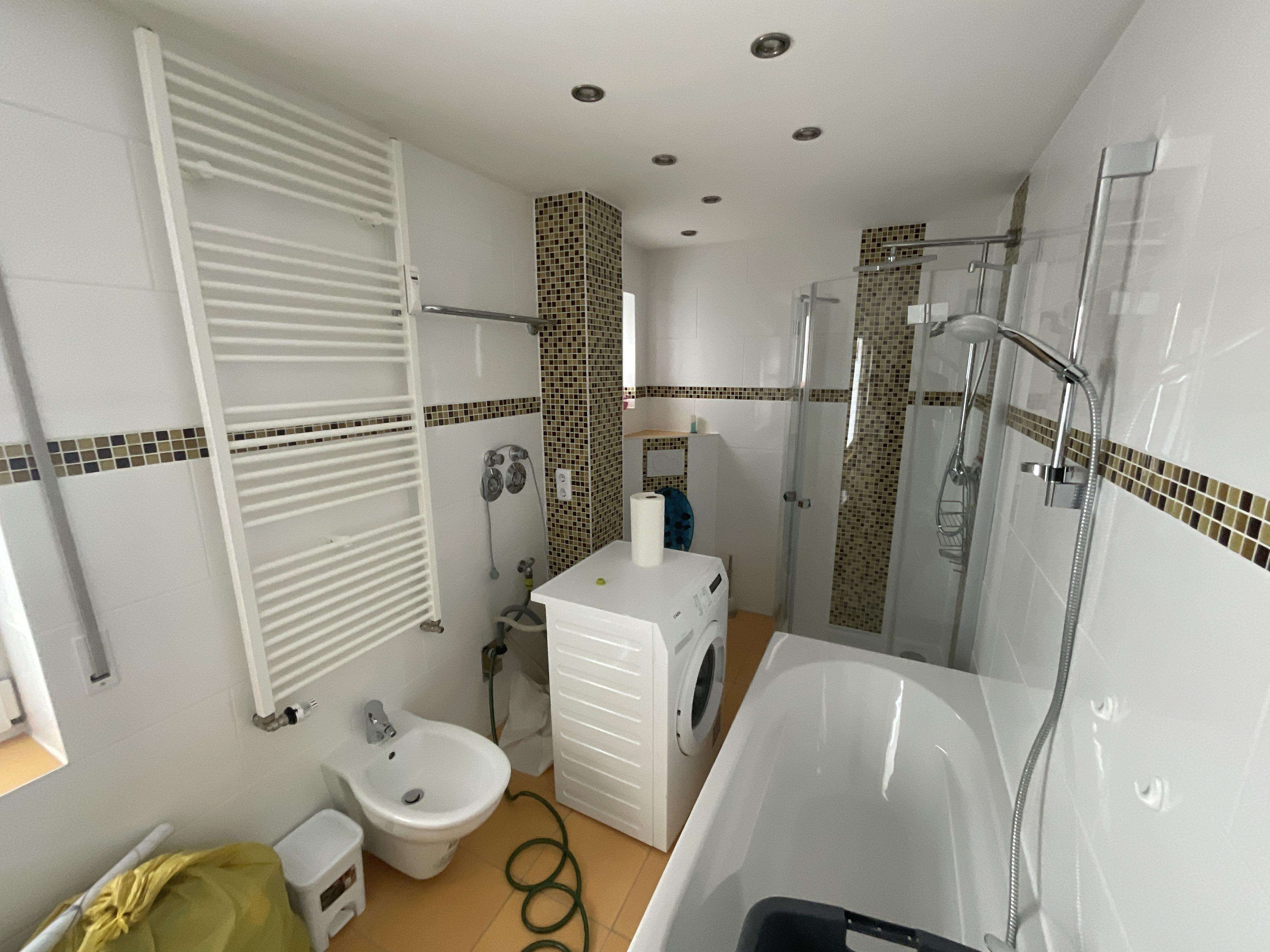 Immobilie in Hiltenfingen - 3 Familienhaus und stark renovierungsbedürftiges Einfamilienhaus - Bild 12